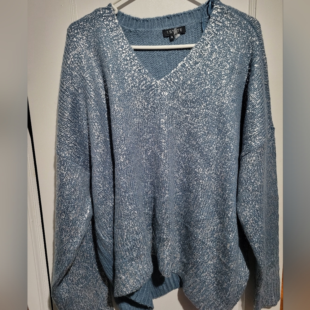 1 State  V-Neck Sweater in Blue With Metallic Silver Accents SZ XL